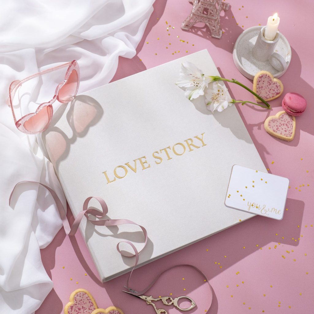 LOVE STORY - PAMIĘTNIK DLA PAR - BEŻOWY